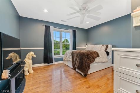 15 Foxwood Lane Lopatcong NJ 08865