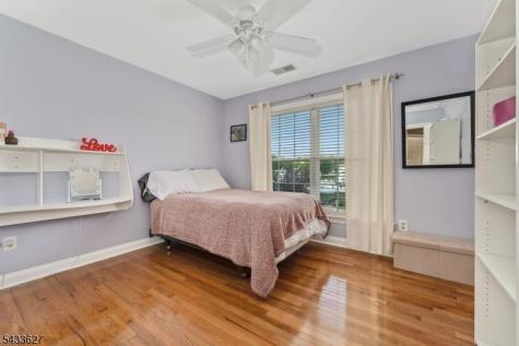 15 Foxwood Lane Lopatcong NJ 08865