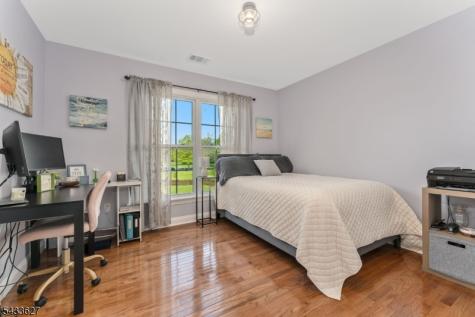 15 Foxwood Lane Lopatcong NJ 08865