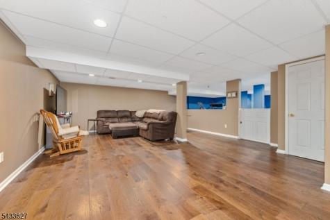 15 Foxwood Lane Lopatcong NJ 08865
