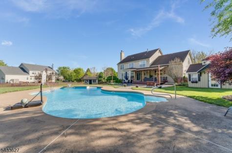 15 Foxwood Lane Lopatcong NJ 08865