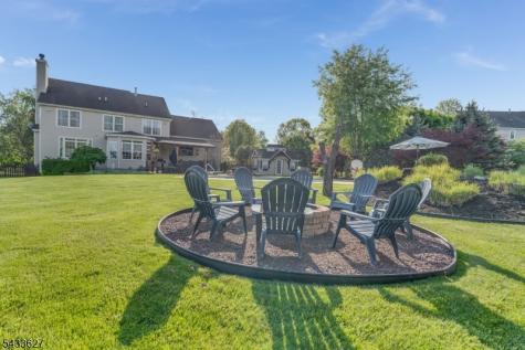 15 Foxwood Lane Lopatcong NJ 08865
