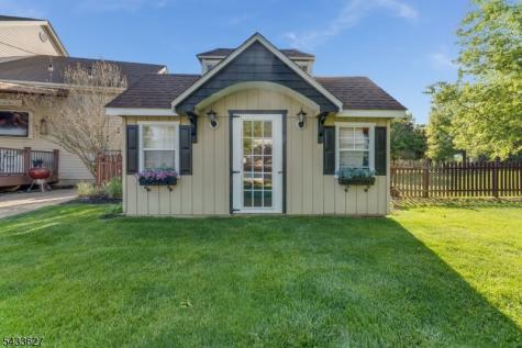 15 Foxwood Lane Lopatcong NJ 08865