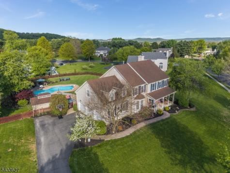15 Foxwood Lane Lopatcong NJ 08865