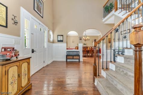 15 Foxwood Lane Lopatcong NJ 08865