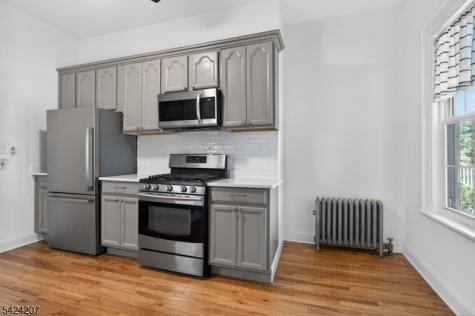 591 Barron Avenue Woodbridge NJ 07095