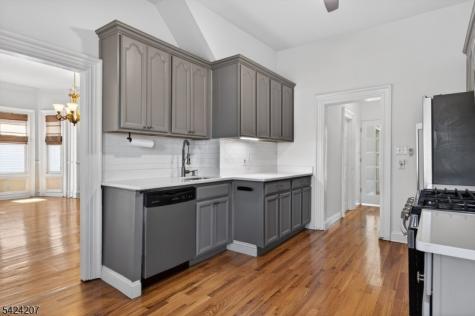 591 Barron Avenue Woodbridge NJ 07095
