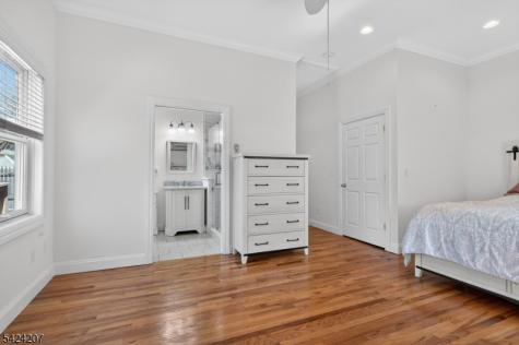 591 Barron Avenue Woodbridge NJ 07095