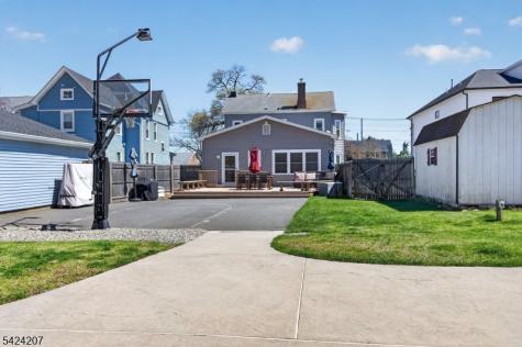 591 Barron Avenue Woodbridge NJ 07095