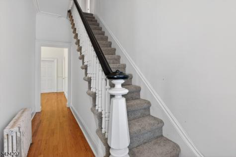 591 Barron Avenue Woodbridge NJ 07095