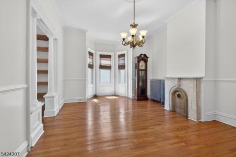 591 Barron Avenue Woodbridge NJ 07095