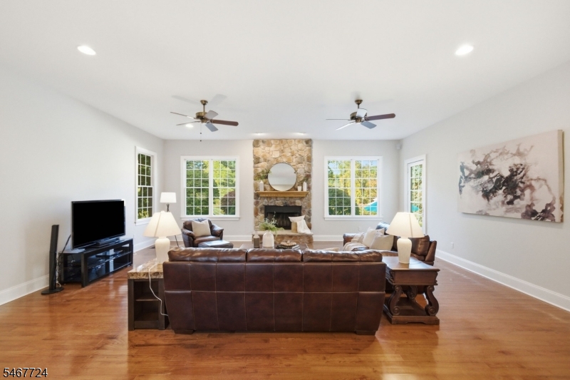 3 Perry Road Clinton NJ 08801