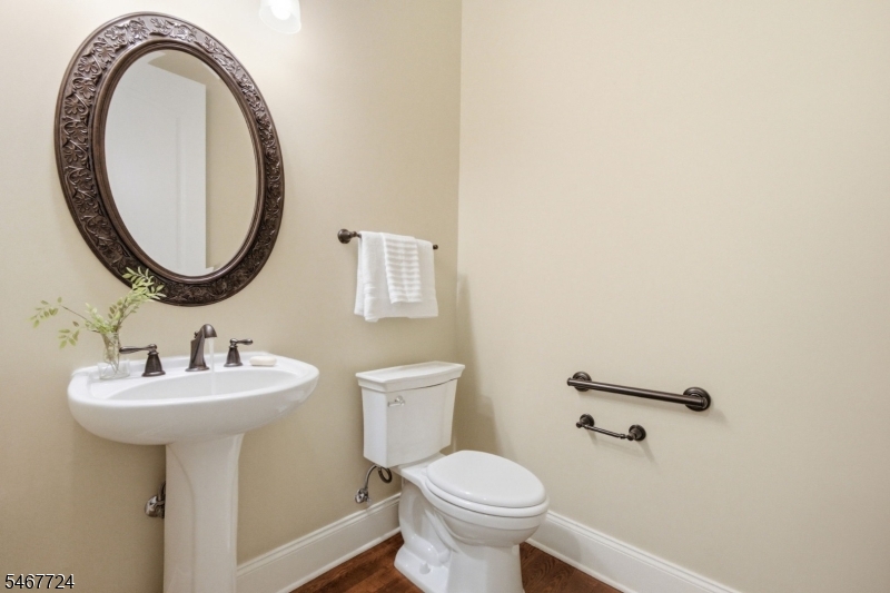 3 Perry Road Clinton NJ 08801