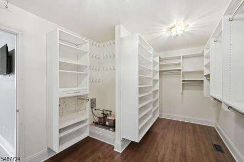 3 Perry Road Clinton NJ 08801