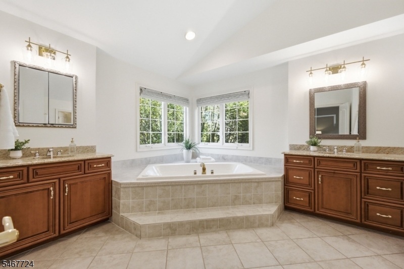 3 Perry Road Clinton NJ 08801