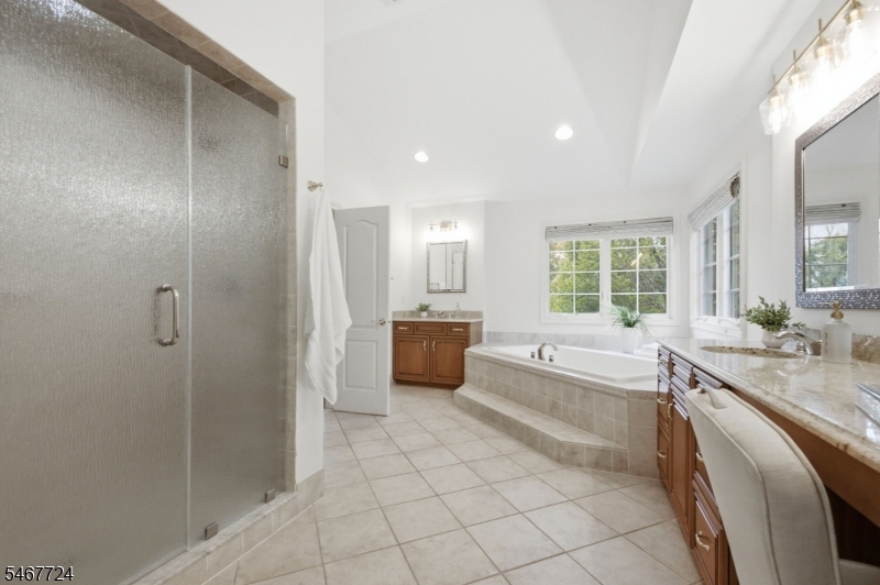 3 Perry Road Clinton NJ 08801