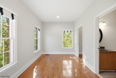 3 Perry Road Clinton NJ 08801