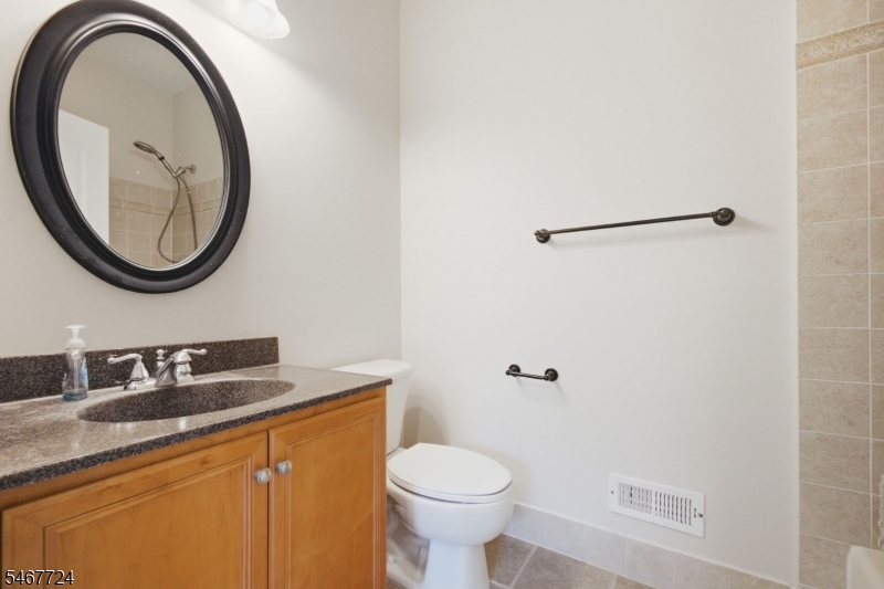 3 Perry Road Clinton NJ 08801