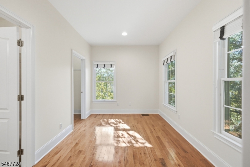 3 Perry Road Clinton NJ 08801