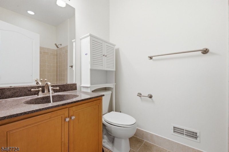 3 Perry Road Clinton NJ 08801