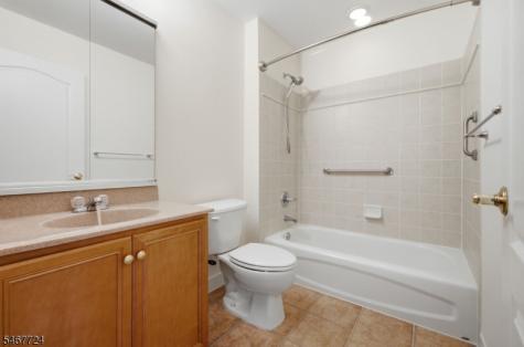 3 Perry Road Clinton NJ 08801