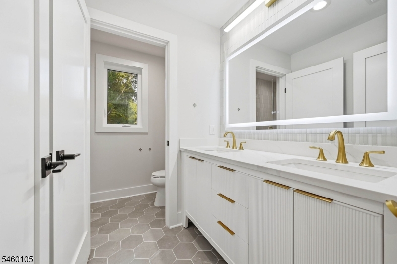 25 Claremont Avenue Livingston NJ 07039