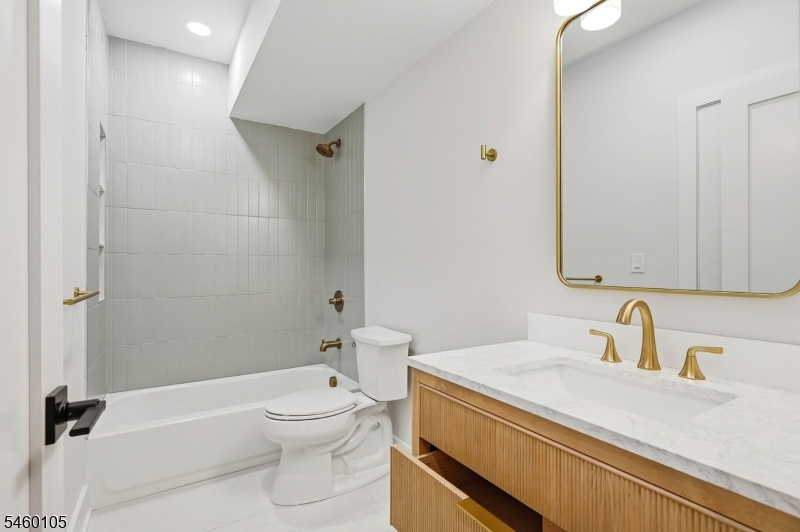 25 Claremont Avenue Livingston NJ 07039