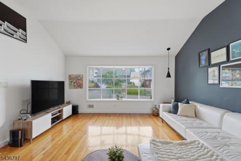 17 Arthur Drive Rutherford NJ 07070