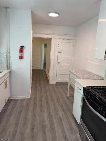 20 Willoughby Street Newark NJ 07112