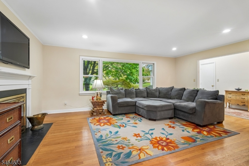 91 Ridge Drive Livingston NJ 07039