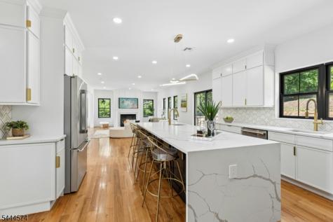 170 Johnston Drive Extension Watchung NJ 07069