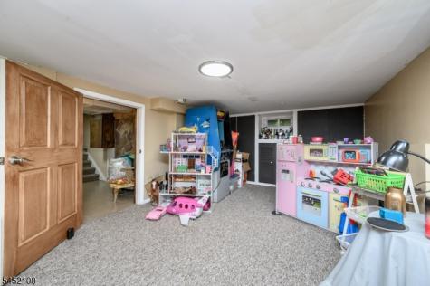 147 Claremont Avenue Verona NJ 07044