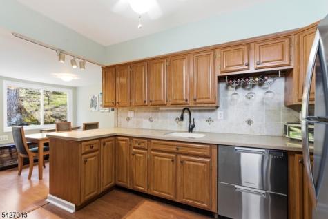 32 Hibernia Road Rockaway NJ 07866