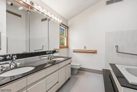 8 Bogert Road Montville NJ 07058