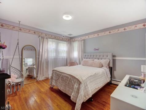 18 Old Traveled Way Roxbury NJ 07852