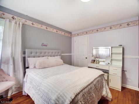 18 Old Traveled Way Roxbury NJ 07852