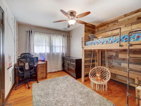 18 Old Traveled Way Roxbury NJ 07852