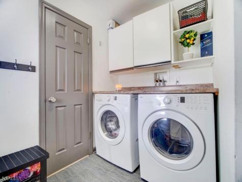 18 Old Traveled Way Roxbury NJ 07852