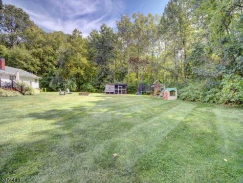 18 Old Traveled Way Roxbury NJ 07852