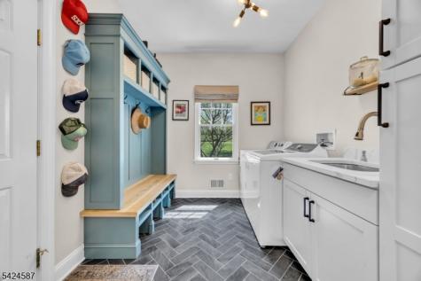 1 Berkshire Court Clinton NJ 08833