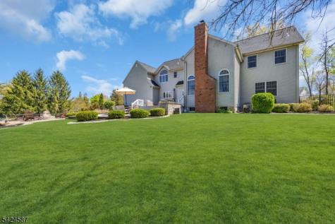1 Berkshire Court Clinton NJ 08833
