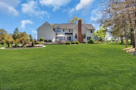 1 Berkshire Court Clinton NJ 08833
