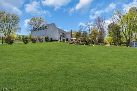 1 Berkshire Court Clinton NJ 08833