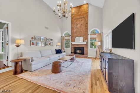 1 Berkshire Court Clinton NJ 08833