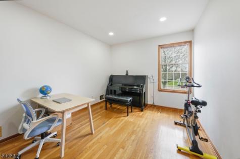 44 Roanoke Road Montgomery NJ 08502