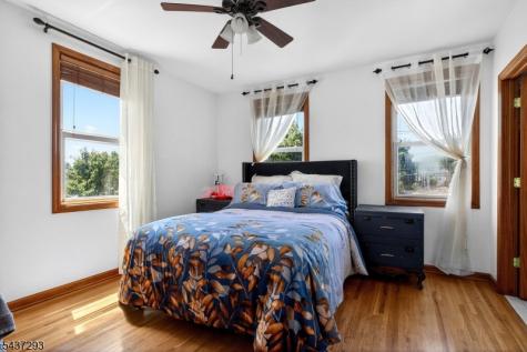 4 Jeanette Street Carteret NJ 07008