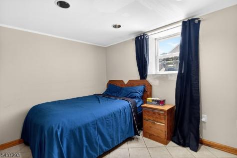4 Jeanette Street Carteret NJ 07008