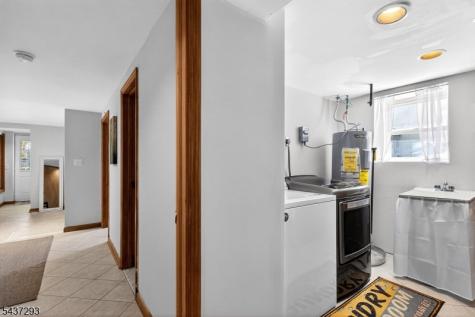4 Jeanette Street Carteret NJ 07008