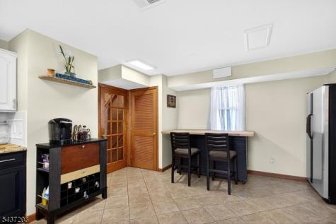 4 Jeanette Street Carteret NJ 07008