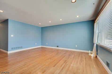 10 Wellington Avenue Woodbridge NJ 07064
